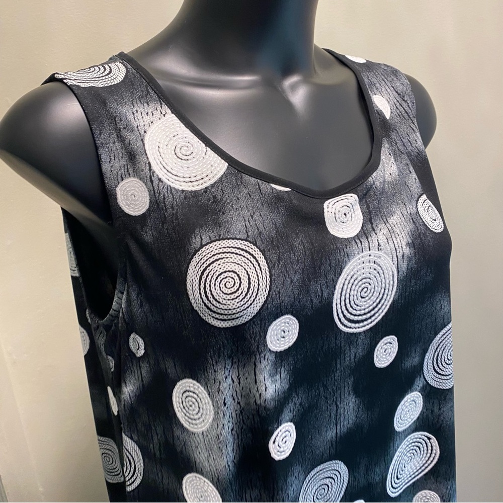 Red Coral Brand Black and White Spiral Print Flowy Sleeveless Dress Size S - NWT